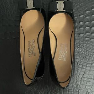 Authentic CARLA Salvatore Ferragamo Kitten Heels